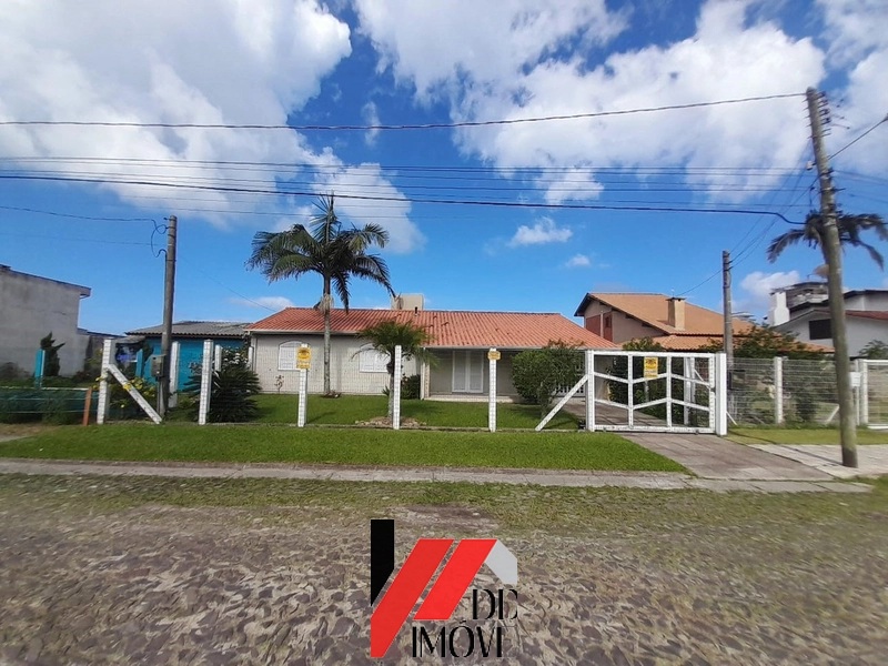 CASA A CINCO QUADRAS DO MAR A VENDA!!: 1ª foto da galeria de imagens do imóvel