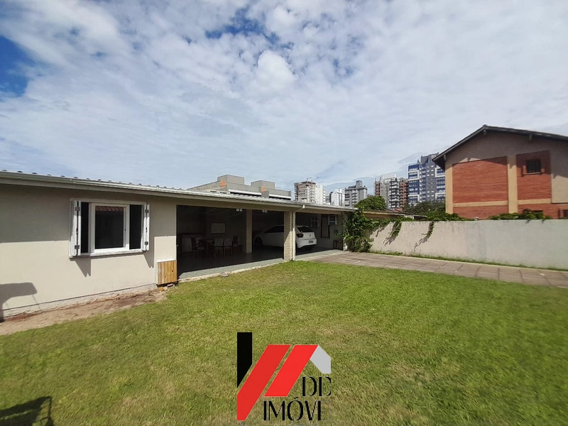 CASA A CINCO QUADRAS DO MAR A VENDA!!: 8ª foto da galeria de imagens do imóvel
