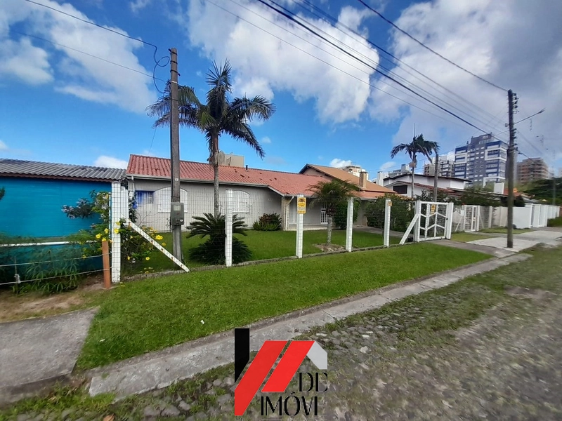 CASA A CINCO QUADRAS DO MAR A VENDA!!: 13ª foto da galeria de imagens do imóvel