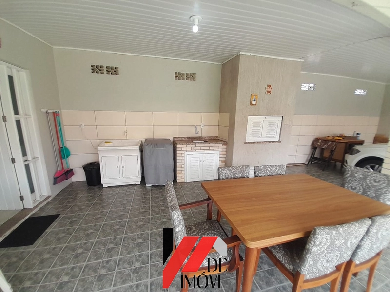 CASA A CINCO QUADRAS DO MAR A VENDA!!: 14ª foto da galeria de imagens do imóvel