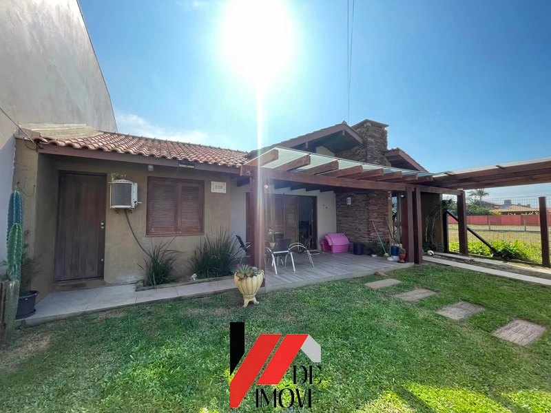 CASA A UMA QUADRA DO MAR NO BAIRRO ARAÇA!!: 1ª foto da galeria de imagens do imóvel