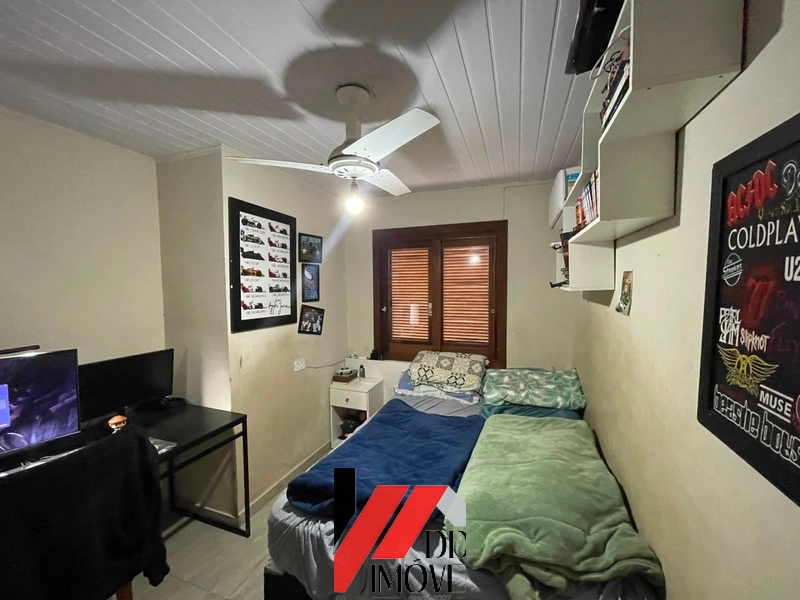 CASA A UMA QUADRA DO MAR NO BAIRRO ARAÇA!!: 5ª foto da galeria de imagens do imóvel