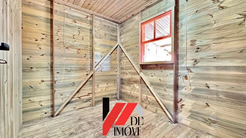 CASA DE MADEIRA PINOS TRATADA EM TERRENO DE 6X25!!: 8ª foto da galeria de imagens do imóvel