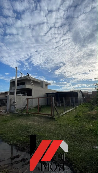 CASA DE MADEIRA PINOS TRATADA EM TERRENO DE 6X25!!: 1ª foto da galeria de imagens do imóvel