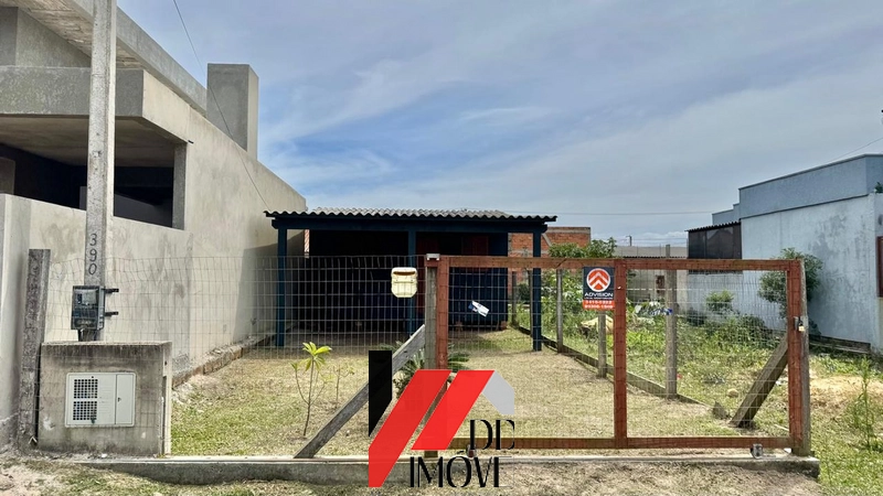CASA DE MADEIRA PINOS TRATADA EM TERRENO DE 6X25!!: 3ª foto da galeria de imagens do imóvel