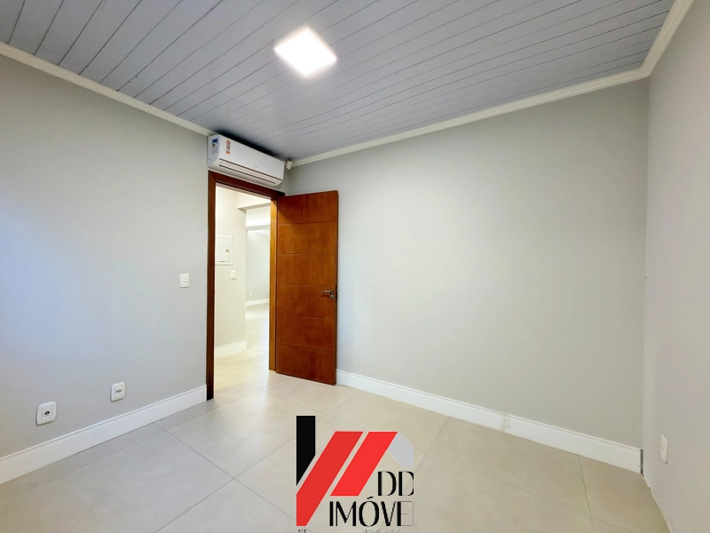 CASA DE ESQUINA NO JARDIM BEIRA MAR A VENDA!!: 9ª foto da galeria de imagens do imóvel