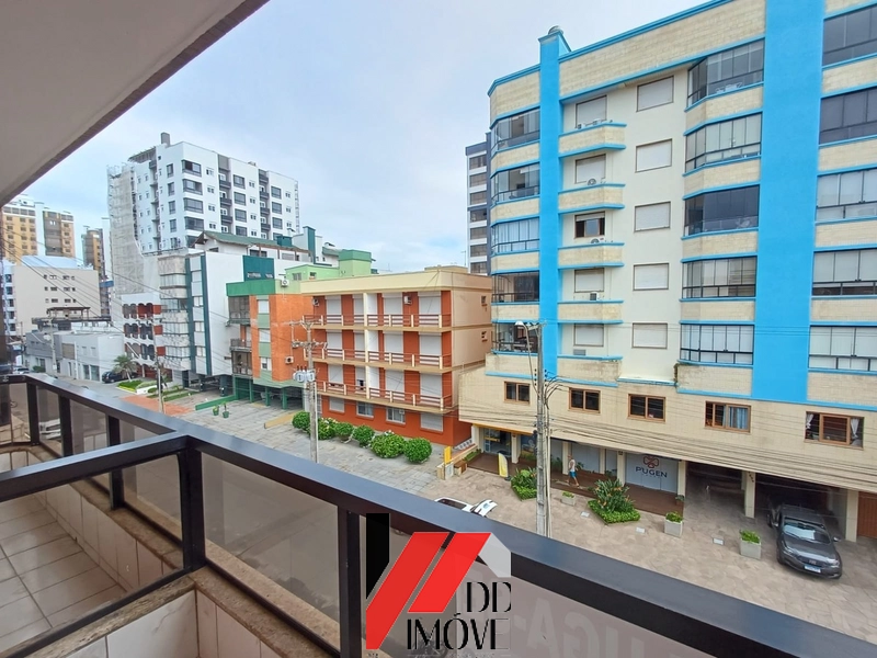 APARTAMENTO À VENDA COM SACADA DE FRENTE NO CENTRO DE CAPÃO!: 3ª foto da galeria de imagens do imóvel