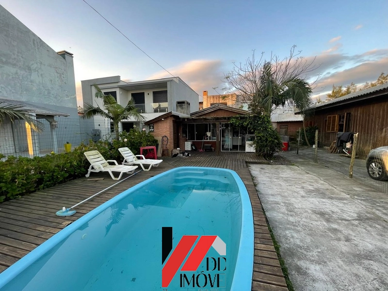 CASA COM PISCINA 2 QUADRA DO MAR!!!: 2ª foto da galeria de imagens do imóvel