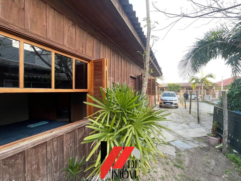 CASA 4 DORMITÓRIO 2 QUADRAS DO MAR!!: 3ª foto da galeria de imagens do imóvel