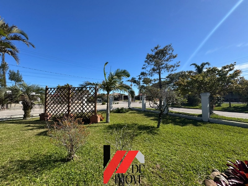 CASA DE ESQUINA EM XANGRI-LÁ: 8ª foto da galeria de imagens do imóvel