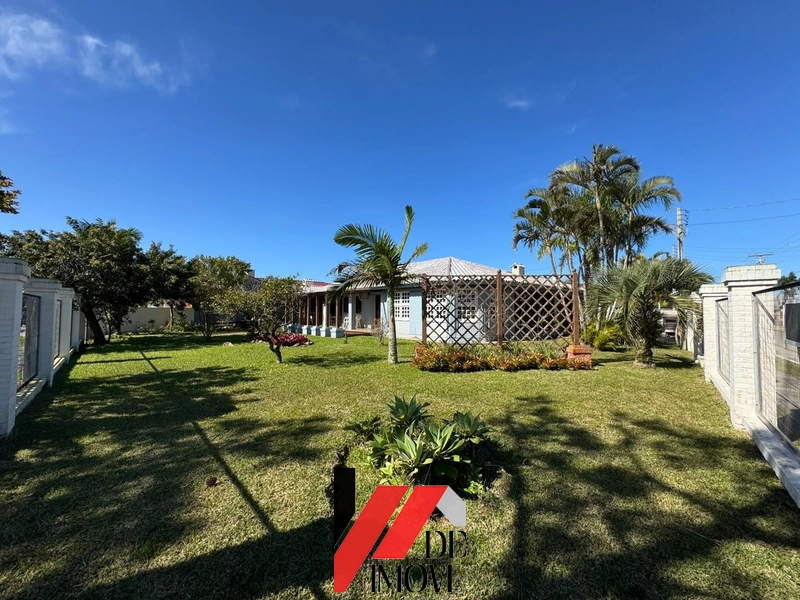 CASA DE ESQUINA EM XANGRI-LÁ: 4ª foto da galeria de imagens do imóvel