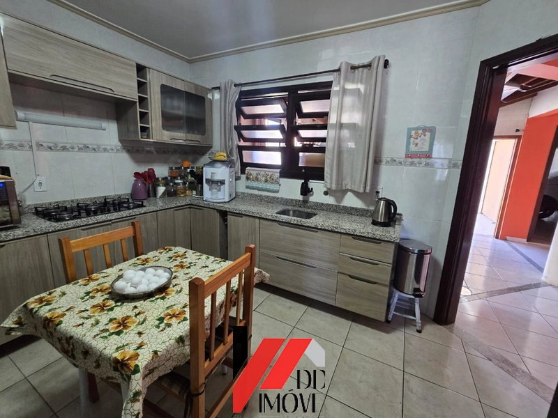 CASA DE ESQUINA EM DOIS TERRENOS GRANDES!!: 10ª foto da galeria de imagens do imóvel