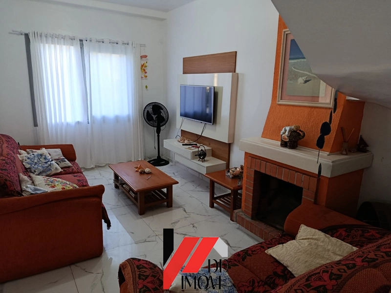 SOBRADO A VENDA NO CENTRO DE XANGRI-LÁ!!: 1ª foto da galeria de imagens do imóvel