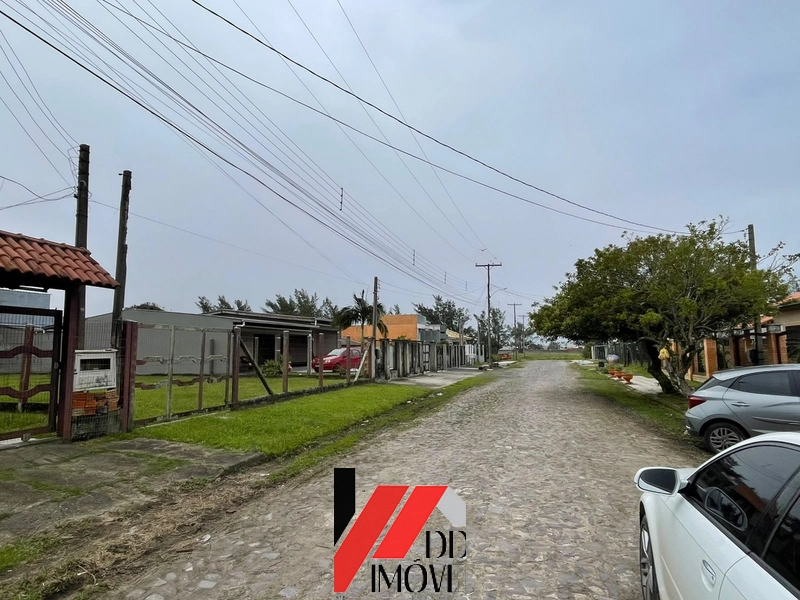 TERRENO COM QUIOSQUE DE MADEIRA PRONTO PERTINHO DO MAR!!!: 2ª foto da galeria de imagens do imóvel