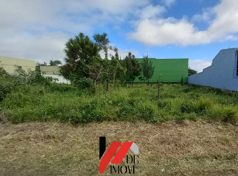 TERRENO POUCOS METROS DO MAR FRENTE LESTE COM 360 M²: 1ª foto da galeria de imagens do imóvel