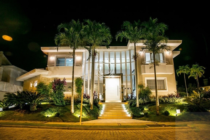 Belissima casa a venda perto da Porch Jurerê internacional: 1ª foto da galeria de imagens do imóvel