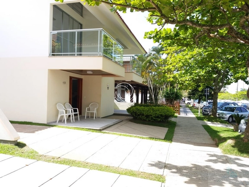 Casa a venda AV dos Salmoes em Jurere internacional: 2ª foto da galeria de imagens do imóvel