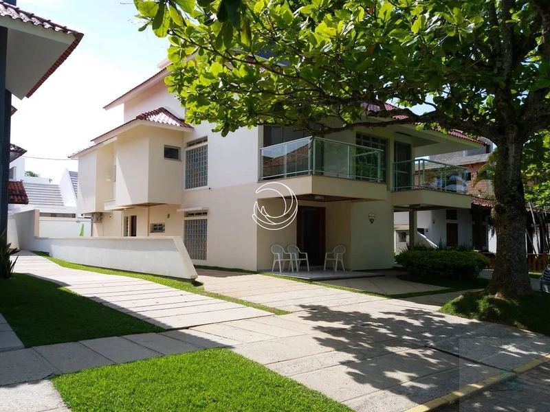 Casa a venda AV dos Salmoes em Jurere internacional: 1ª foto da galeria de imagens do imóvel