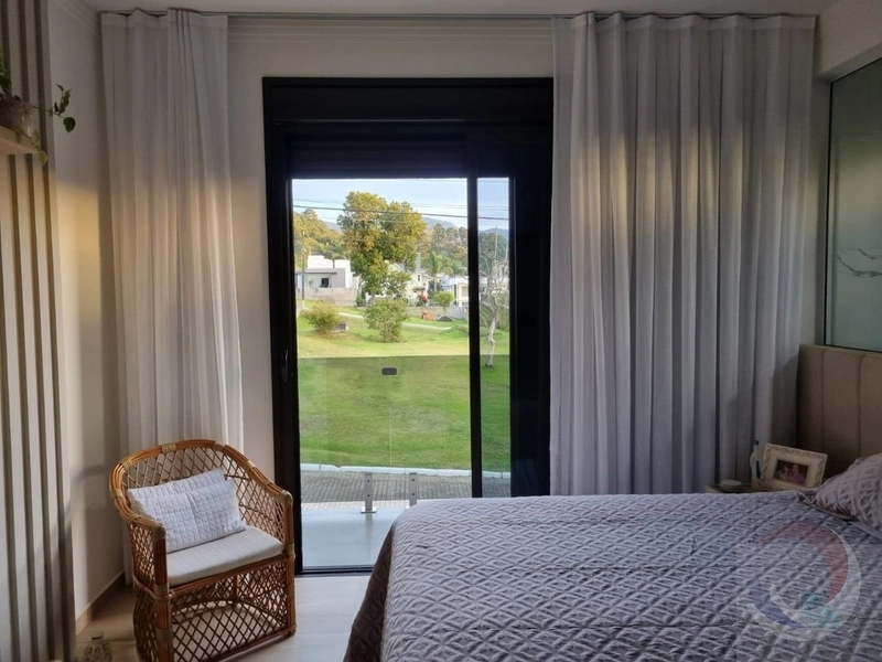 A casa a venda na praia Cachoeira Bom Jesus: 6ª foto da galeria de imagens do imóvel