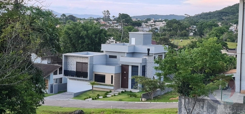 A casa a venda na praia Cachoeira Bom Jesus: 1ª foto da galeria de imagens do imóvel