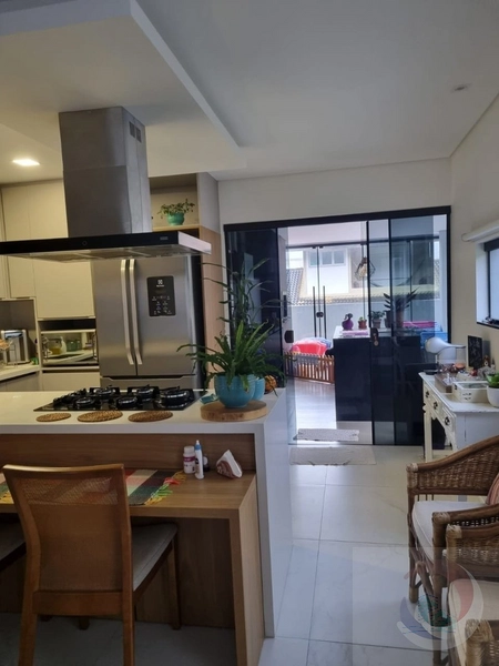 A casa a venda na praia Cachoeira Bom Jesus: 3ª foto da galeria de imagens do imóvel