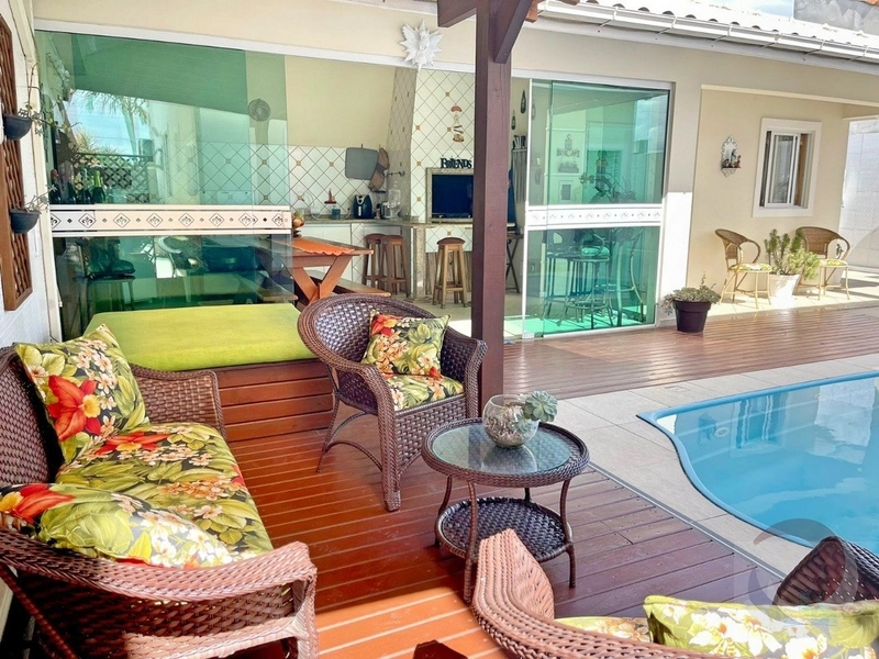 Casa residencial a venda no bairro Carianos: 2ª foto da galeria de imagens do imóvel