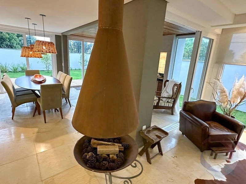 Casa residencial a venda no bairro Campeche Itararé: 3ª foto da galeria de imagens do imóvel