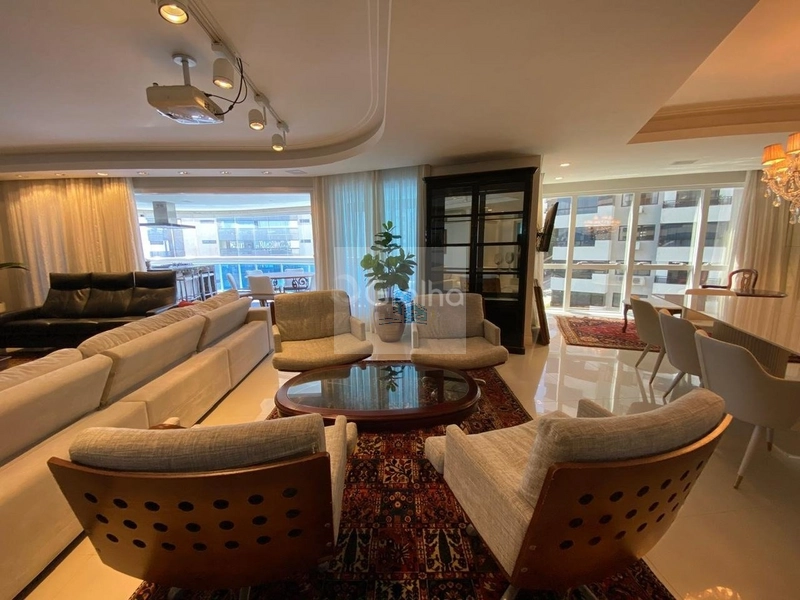 Apartamento de 221m² com 3 suítes na Agronômica: 1ª foto da galeria de imagens do imóvel