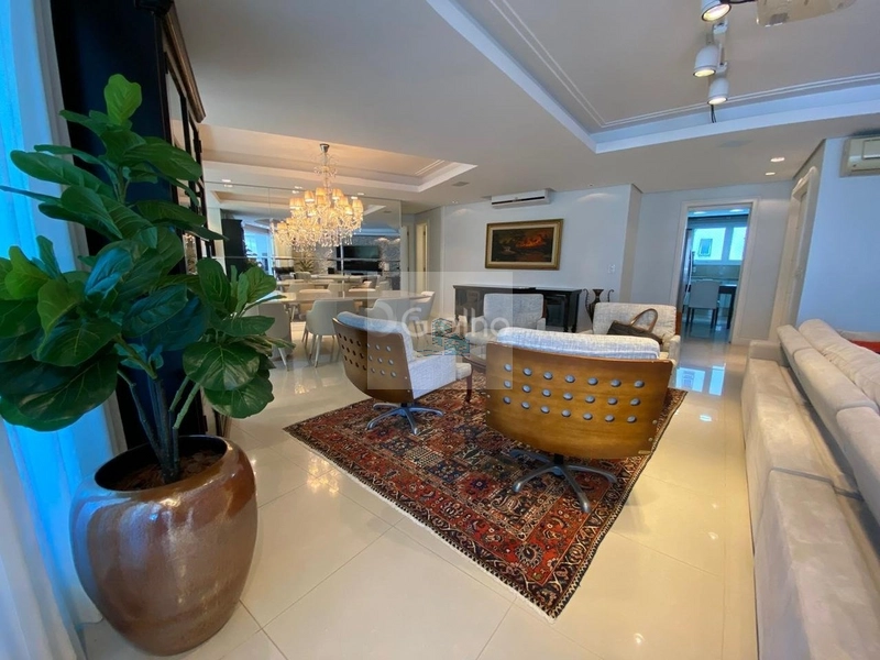 Apartamento de 221m² com 3 suítes na Agronômica: 2ª foto da galeria de imagens do imóvel