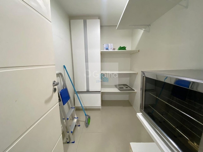 Apartamento de 221m² com 3 suítes na Agronômica: 12ª foto da galeria de imagens do imóvel