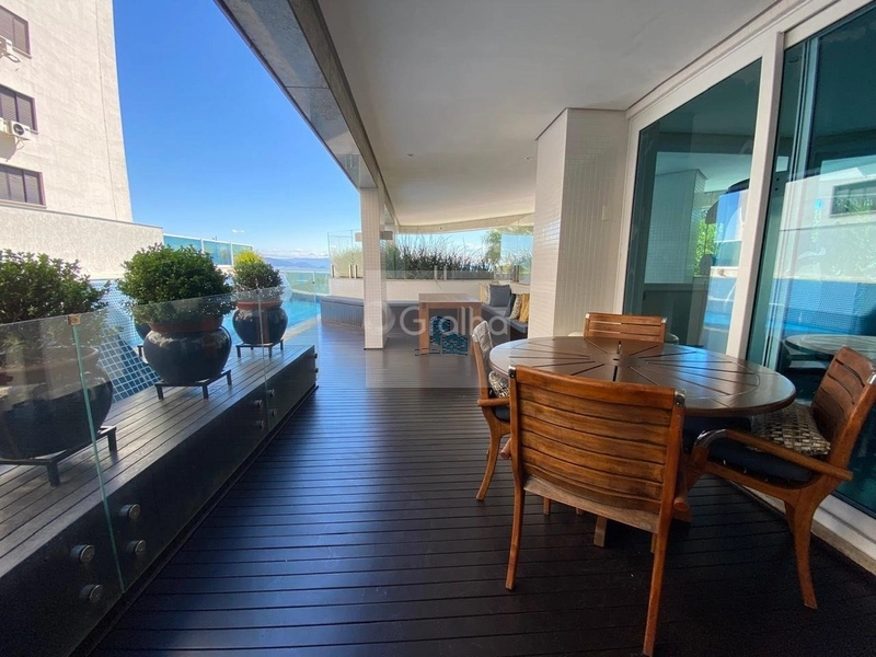Apartamento de 221m² com 3 suítes na Agronômica: 28ª foto da galeria de imagens do imóvel