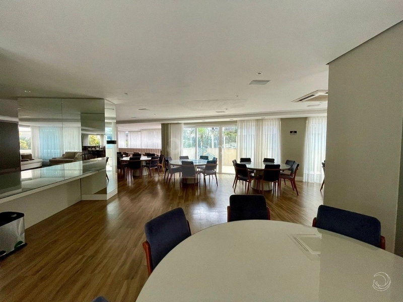 Apartamento de 221m² com 3 suítes na Agronômica: 22ª foto da galeria de imagens do imóvel