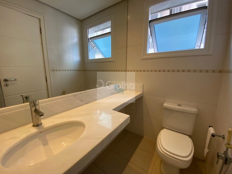 Apartamento de 221m² com 3 suítes na Agronômica: 18ª foto da galeria de imagens do imóvel
