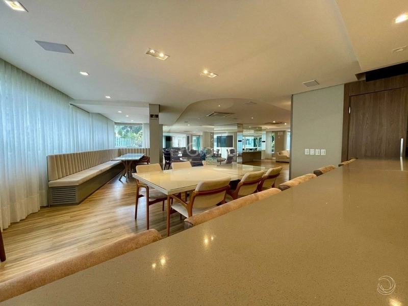Apartamento de 221m² com 3 suítes na Agronômica: 23ª foto da galeria de imagens do imóvel