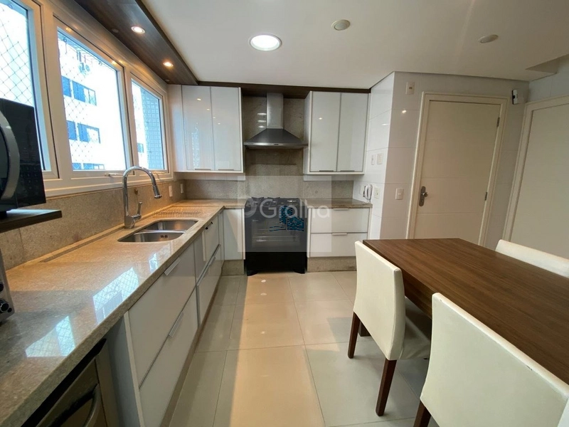Apartamento de 221m² com 3 suítes na Agronômica: 10ª foto da galeria de imagens do imóvel