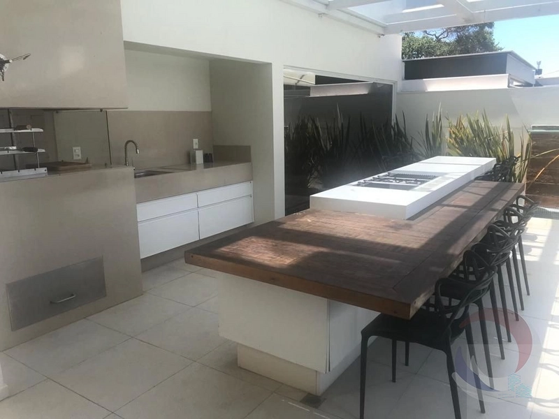 Casa a venda em Jurerê internacional Amoreville: 3ª foto da galeria de imagens do imóvel