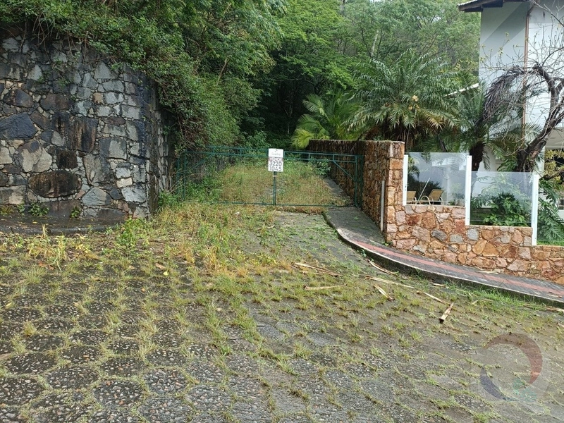 Terreno a venda no bairro Itacorubi: 3ª foto da galeria de imagens do imóvel