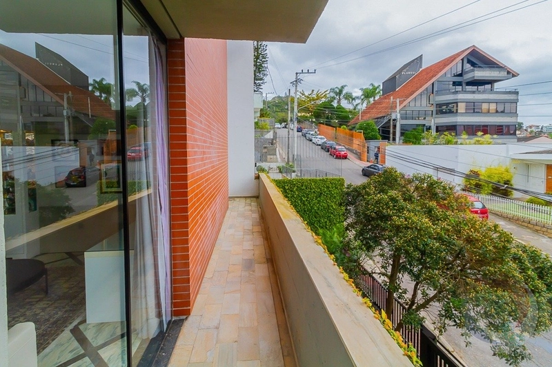 Casa alto padrão Agronômica perto do WOA: 17ª foto da galeria de imagens do imóvel