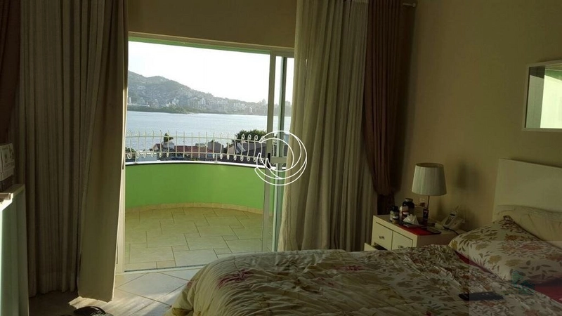 Casa com 4 dormitórios e 3 suítes em Florianópolis: 20ª foto da galeria de imagens do imóvel