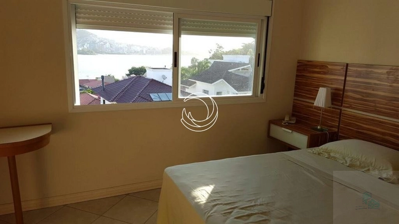 Casa com 4 dormitórios e 3 suítes em Florianópolis: 14ª foto da galeria de imagens do imóvel
