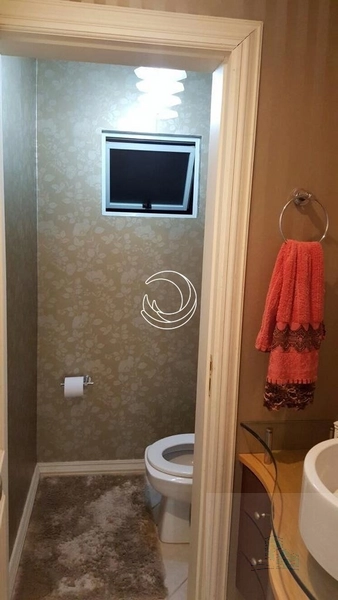 Casa com 4 dormitórios e 3 suítes em Florianópolis: 2ª foto da galeria de imagens do imóvel