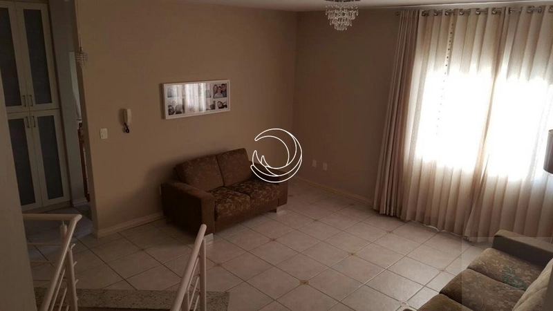 Casa com 4 dormitórios e 3 suítes em Florianópolis: 11ª foto da galeria de imagens do imóvel