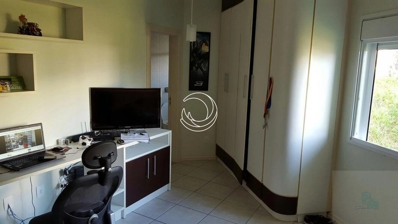 Casa com 4 dormitórios e 3 suítes em Florianópolis: 16ª foto da galeria de imagens do imóvel