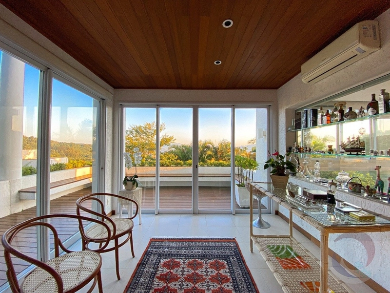 Casa de luxo com 5 dormitórios e 4 suítes em Florianópolis: 35ª foto da galeria de imagens do imóvel