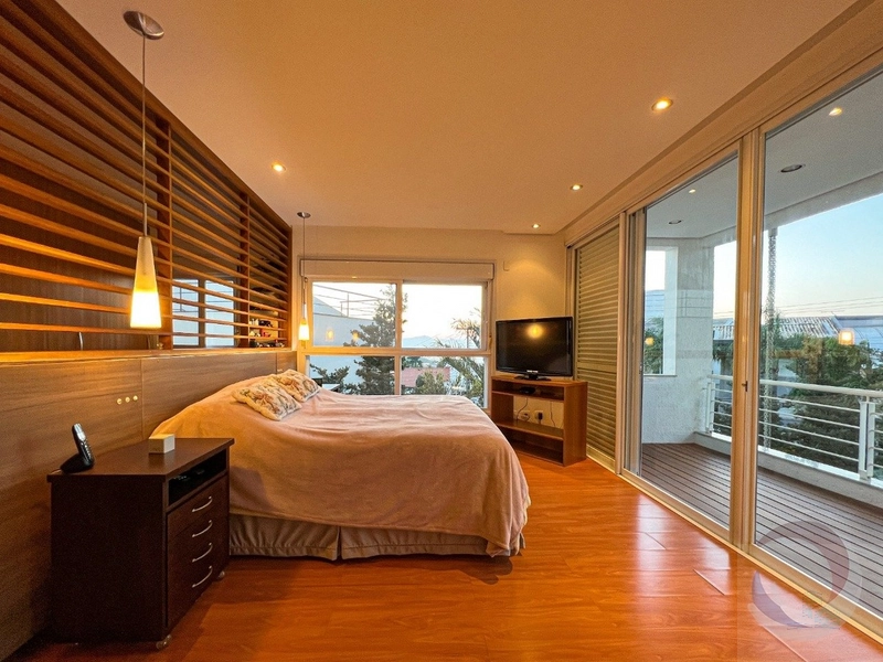 Casa de luxo com 5 dormitórios e 4 suítes em Florianópolis: 40ª foto da galeria de imagens do imóvel