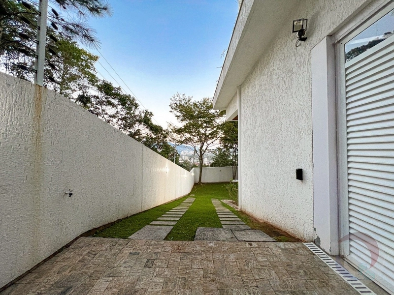 Casa de luxo com 5 dormitórios e 4 suítes em Florianópolis: 48ª foto da galeria de imagens do imóvel