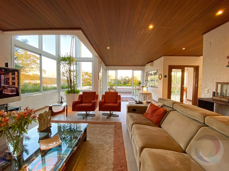 Casa de luxo com 5 dormitórios e 4 suítes em Florianópolis: 42ª foto da galeria de imagens do imóvel