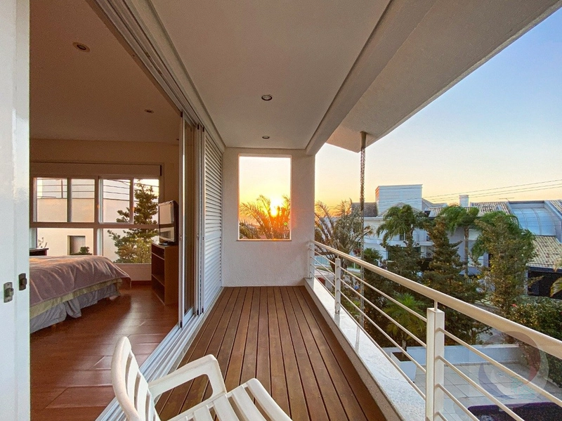 Casa de luxo com 5 dormitórios e 4 suítes em Florianópolis: 23ª foto da galeria de imagens do imóvel