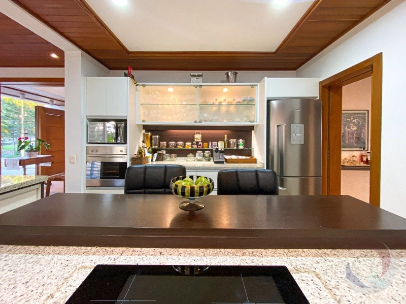 Casa de luxo com 5 dormitórios e 4 suítes em Florianópolis: 31ª foto da galeria de imagens do imóvel