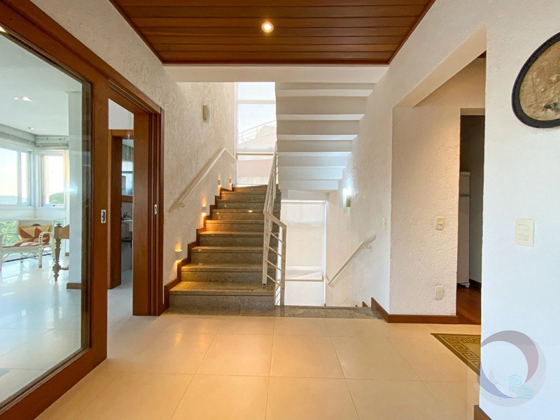 Casa de luxo com 5 dormitórios e 4 suítes em Florianópolis: 39ª foto da galeria de imagens do imóvel